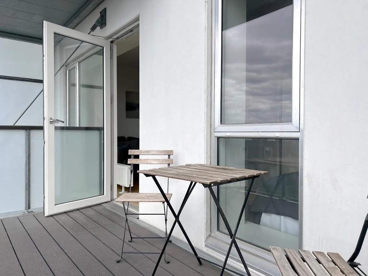 3 Bedroom Apartment At Margretheholmsvej With Balcony Near The Opera House And The City Center Copenhagen 0*,