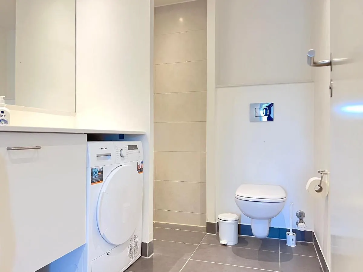 3 Bedroom Apartment At Margretheholmsvej With Balcony Near The Opera House And The City Center Copenhagen